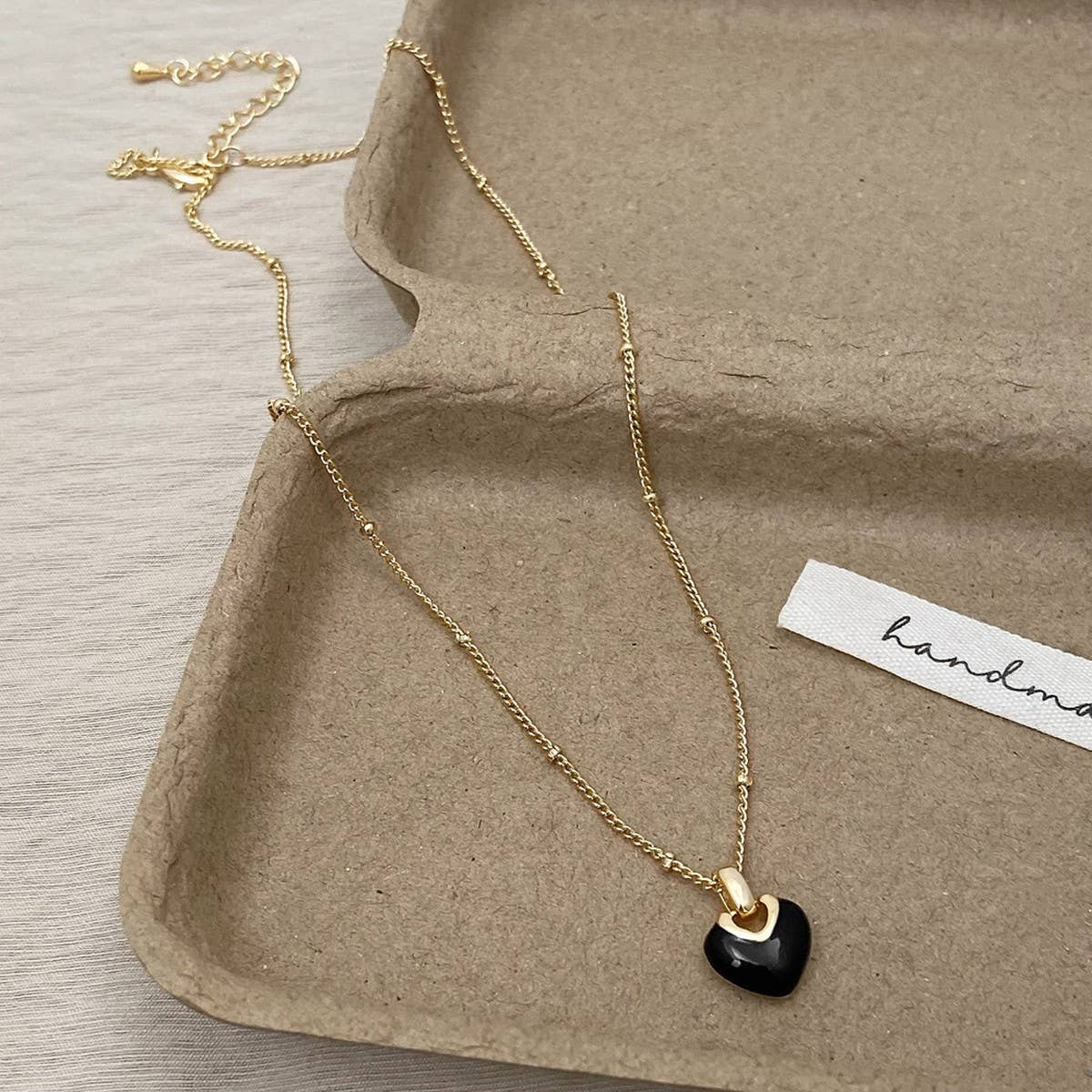 VALENTINE'S DAY BLACK HEART PENDANT EARRINGS