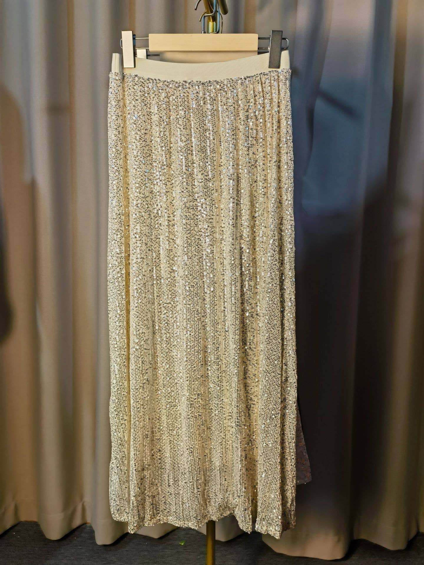 Sequined high-waisted inner elastic drape skirt