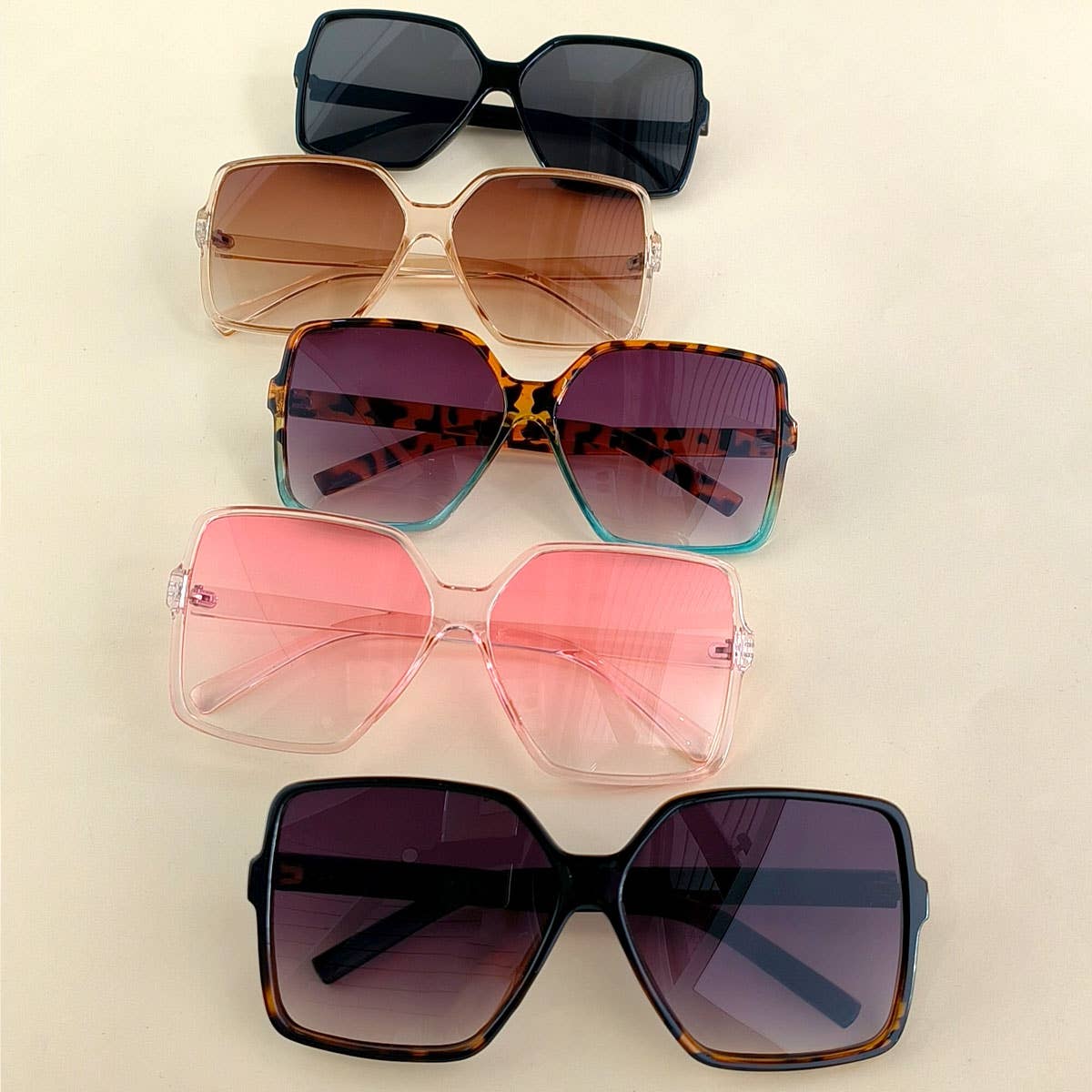 HIGH FASHION OVERSIZED SQUARE SUNGLASSES