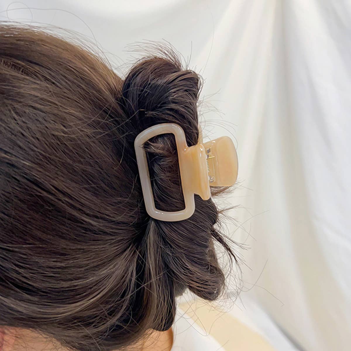 Heart Acetate Hair Claw - Minimalist Chic Clip_CWAHA1596