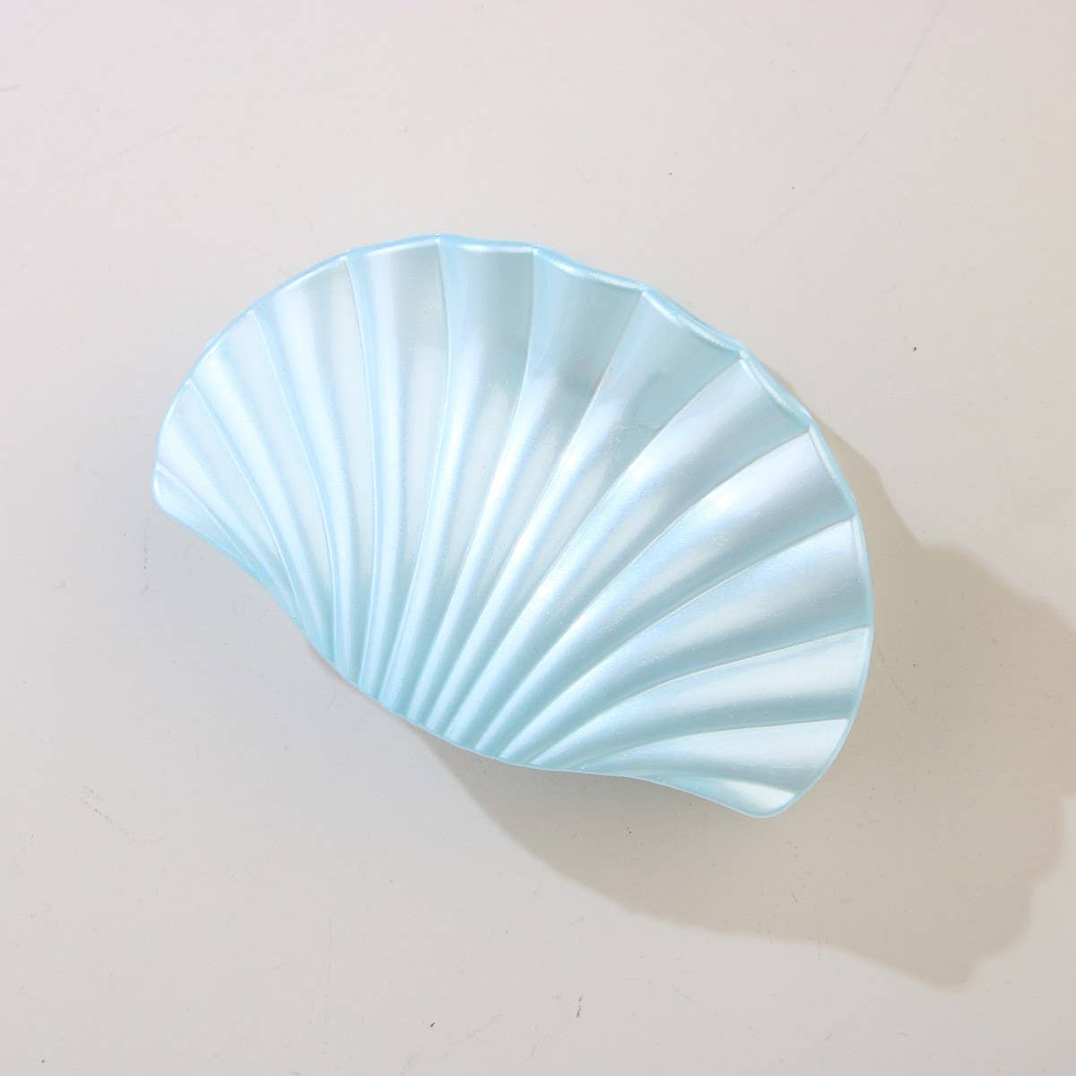 CWAG00594_OVERSIZED SEASHELL RESIN HAIR CLIP