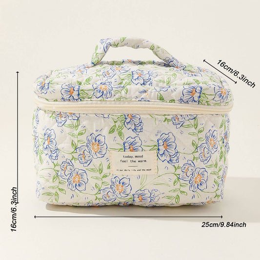 Cute Quilted Makeup Bag for Students & Travel_CWAB1032