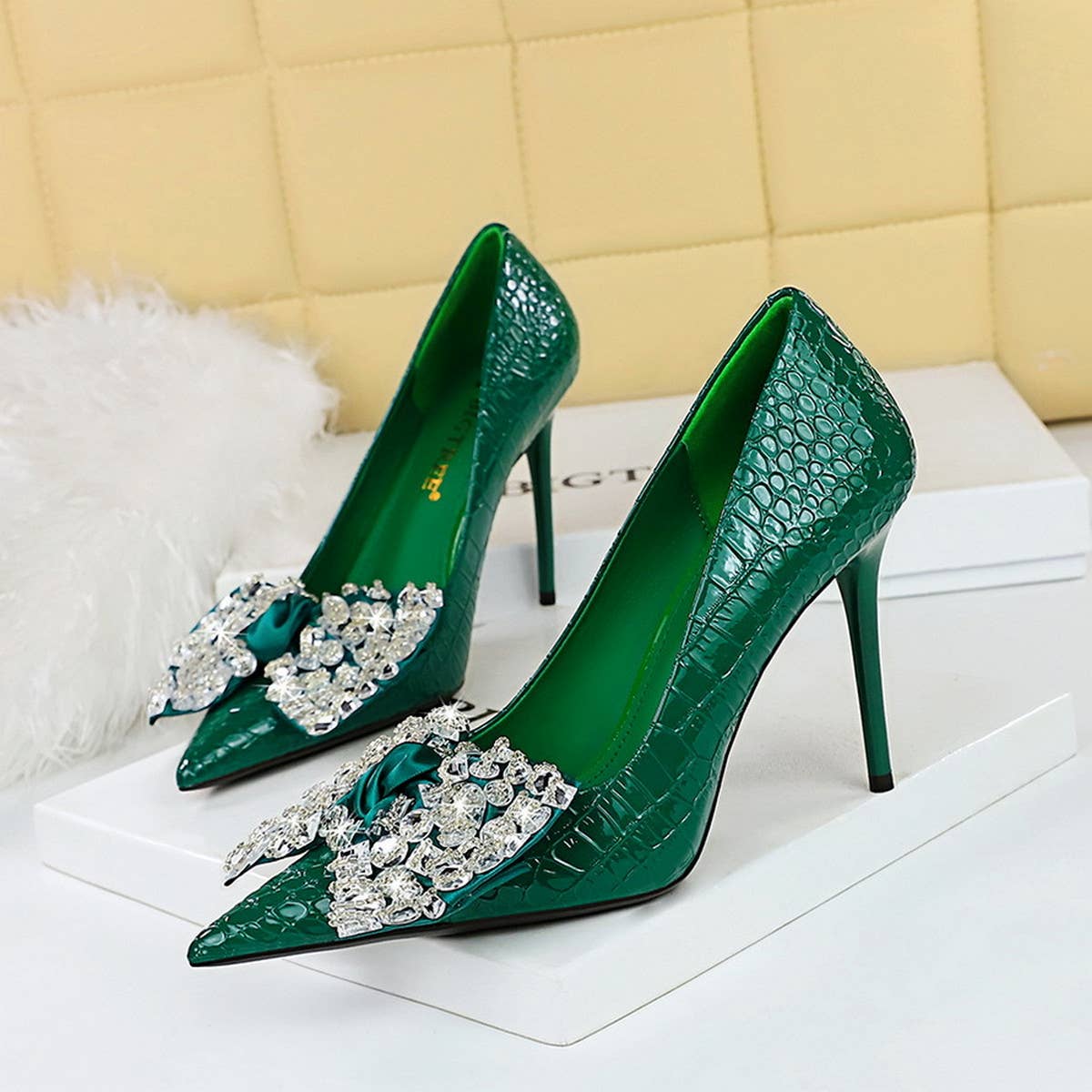 SHALLOW POINTED TOE RHINESTONE BOW HIGH HEELS