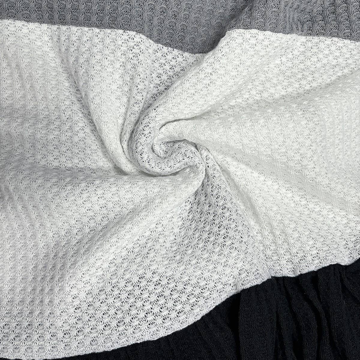 V-neck patchwork color button-knit top