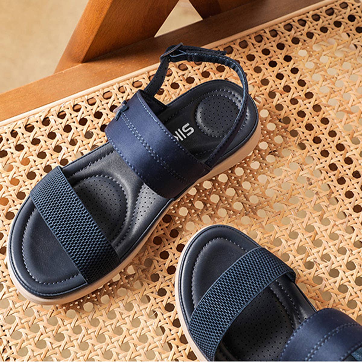 BUCKLE CASUAL BEACH SANDALS_CWSHS0495