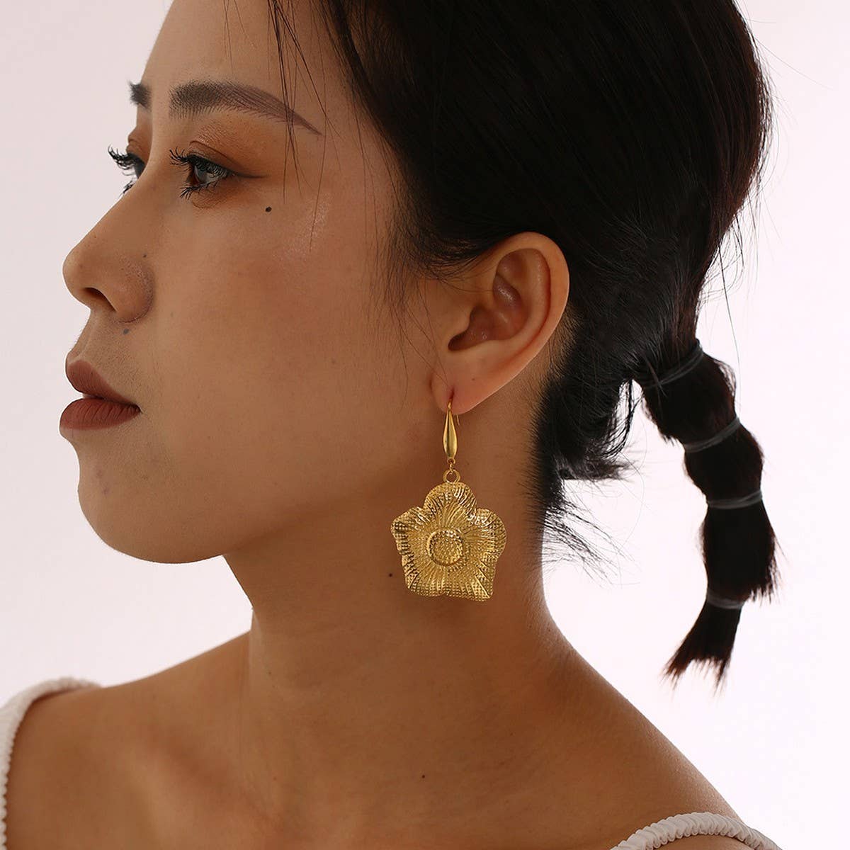 18K Stainless Steel Petal Sunflower Stud Earrings_CWMM8908