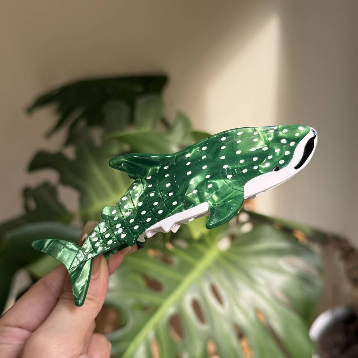 OCEAN WHALE SHELL FISH SEASHELL HAIR CLAW CLIPS_CWAHA0550