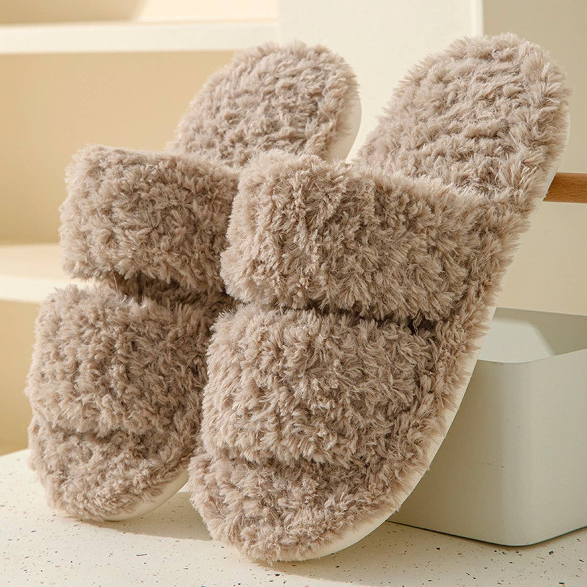 HOME CURLY INDOOR OPEN FUR SLIPPERS