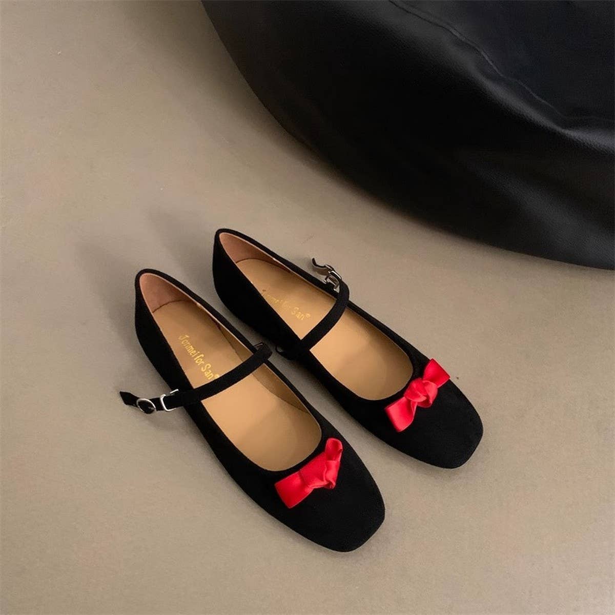 Bow Square Toe Mary Janes with Color Block_CWSHF0161