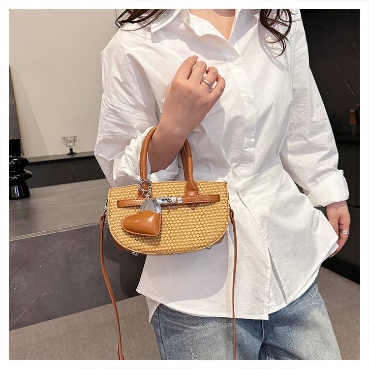 Weave fashionable and niche handbags and totes