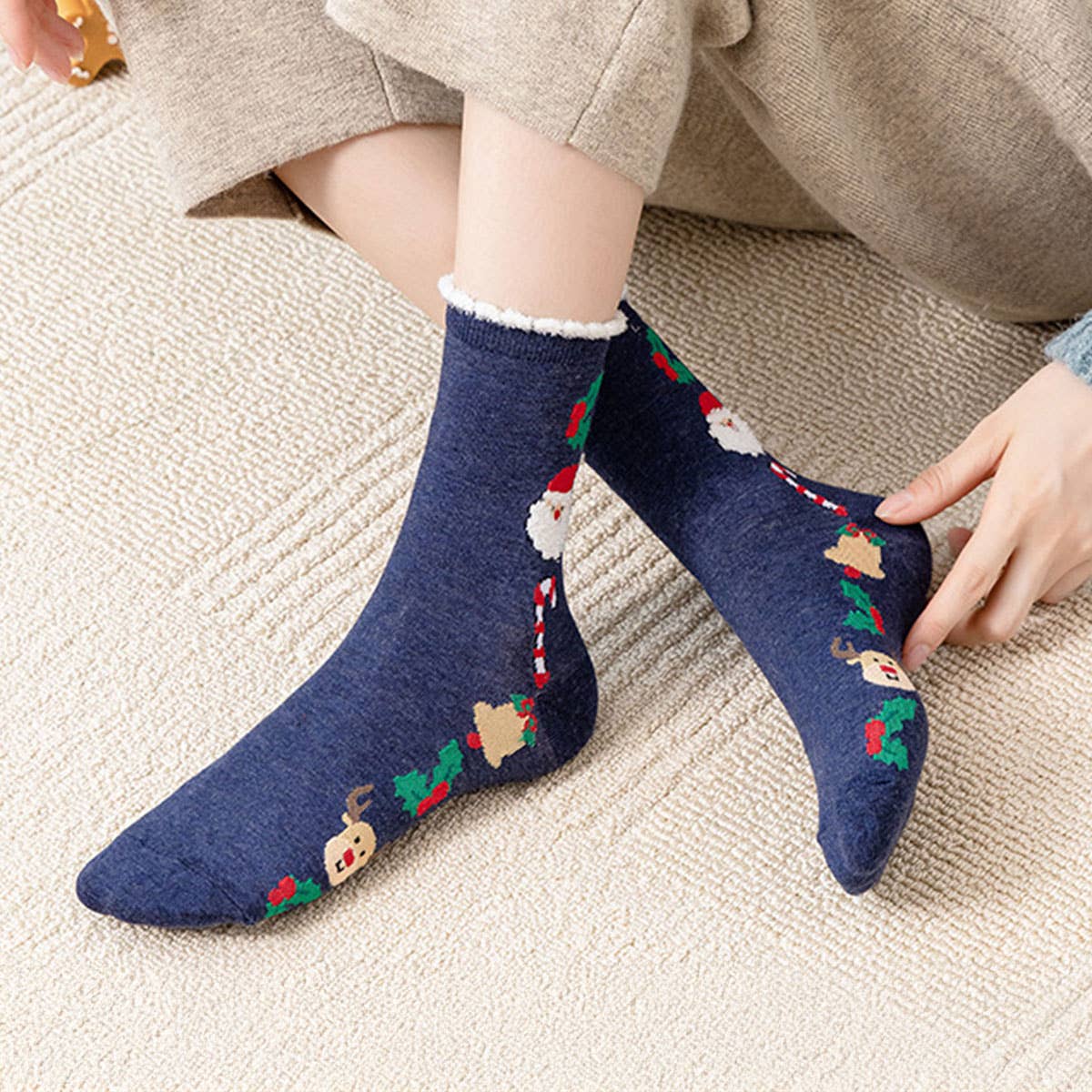 Santa Claus Elk Pattern Crew Socks For Christmas