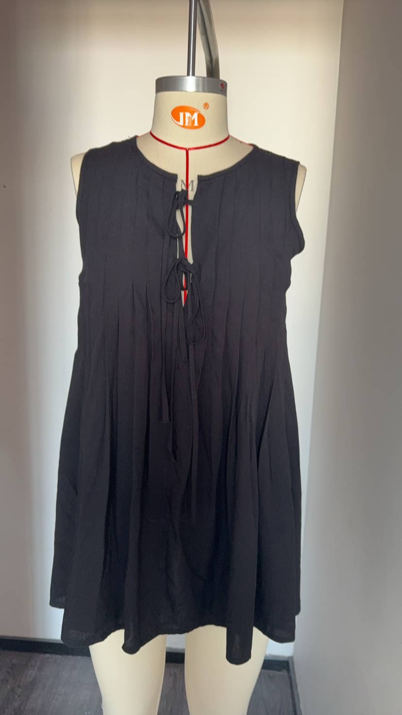 Lace-up stylish short sleeveless holiday dress