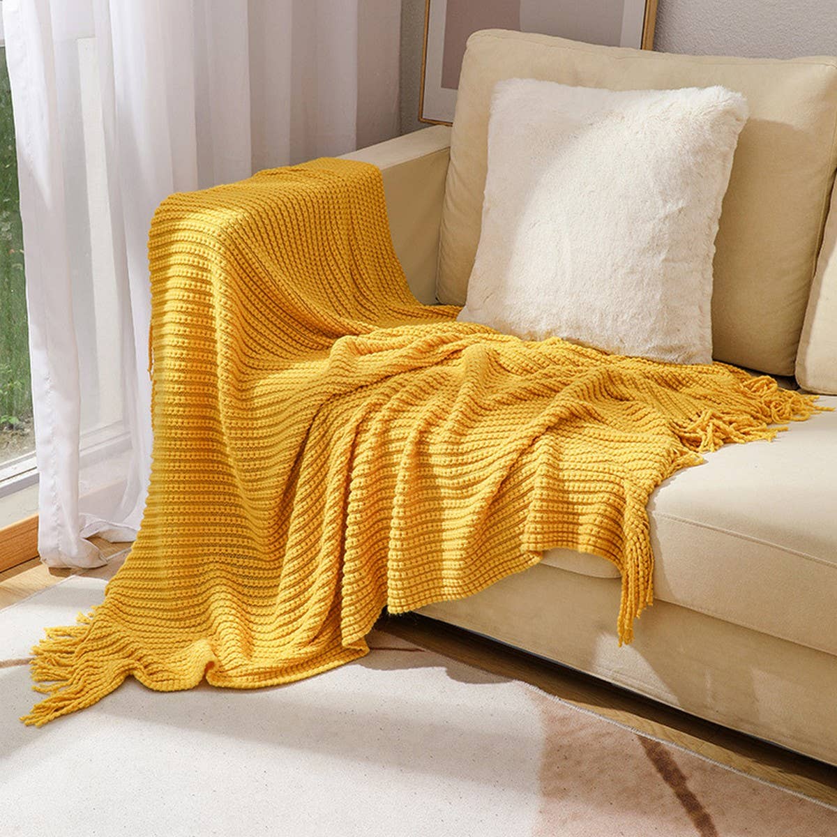 KNITTED SOFT BLANKET WITH TASSELS