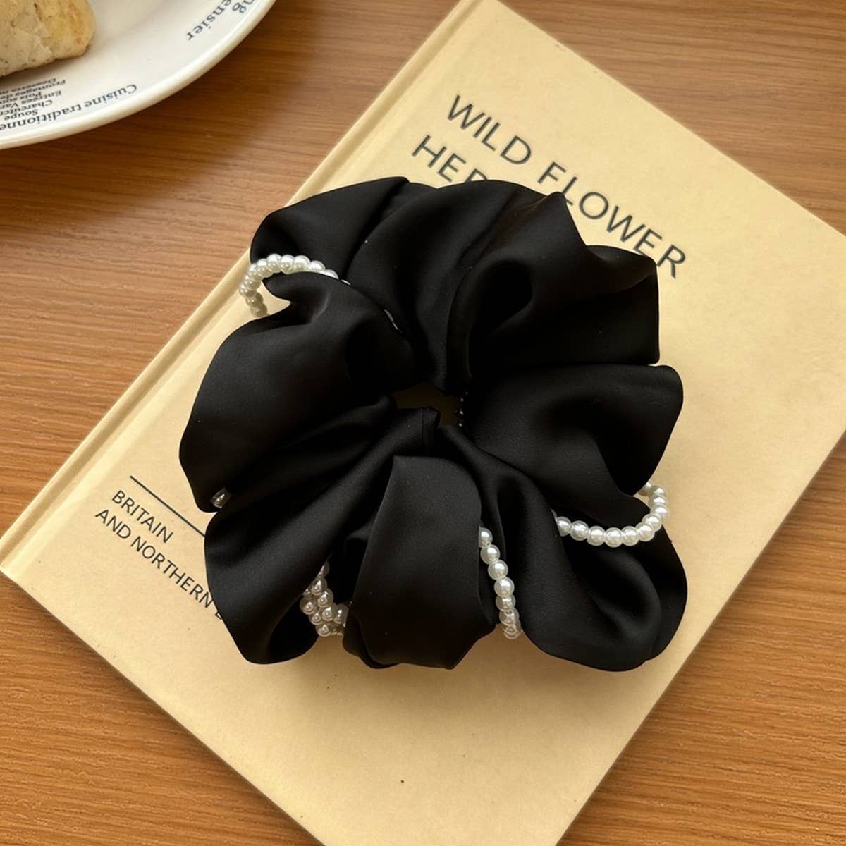 TEMPERAMENT PEARL VERSATILE HAIR SCRUNCHIES