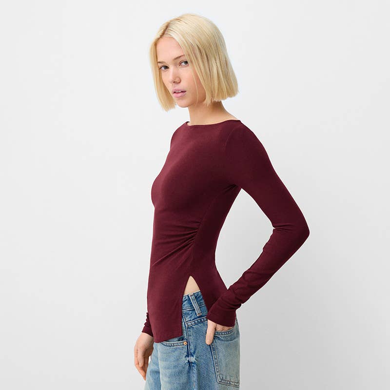 LINE NECK PLEATED SLIT SOLID COLOR T-SHIRT