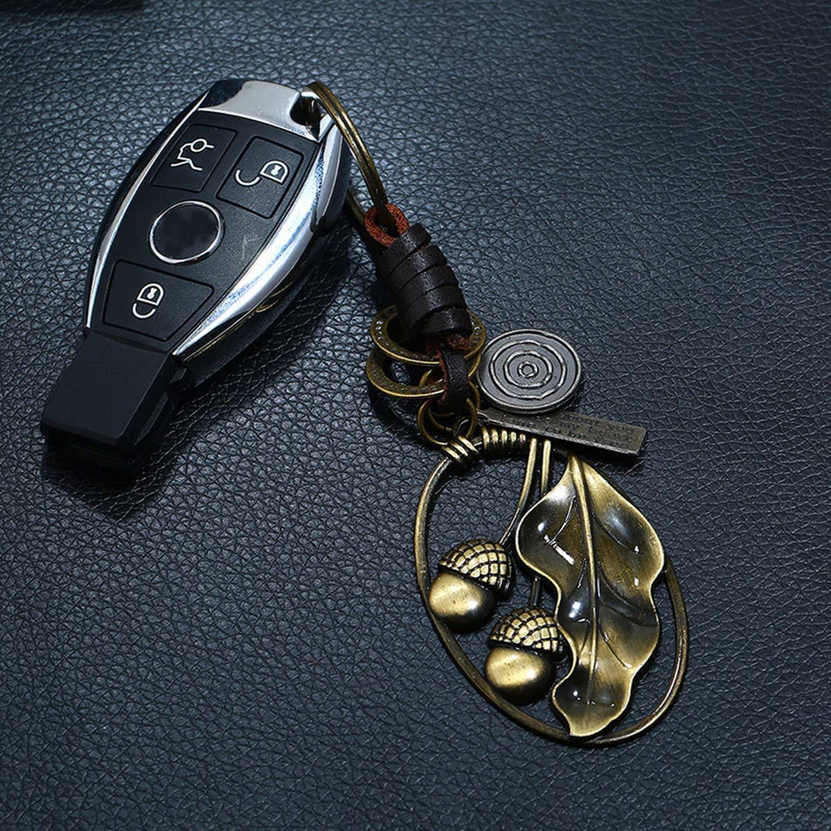 CREATIVE LEAF HANGING RETRO LEATHER KEYCHAIN