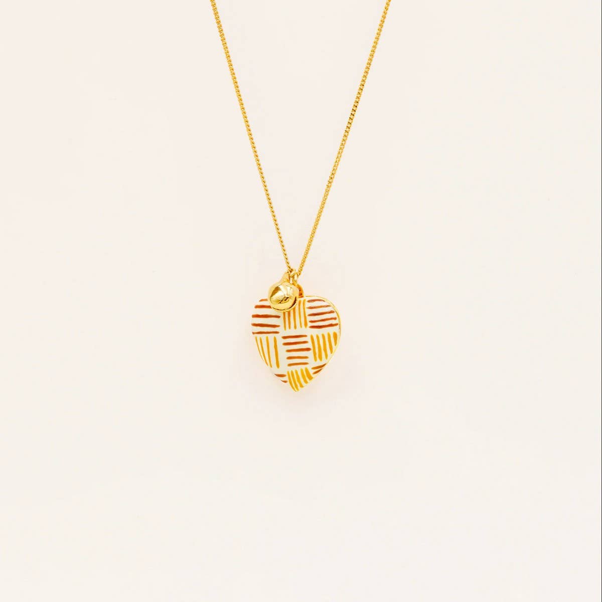 18K Gold Locket Necklace ??Enamel Heart Design_CWMM6953