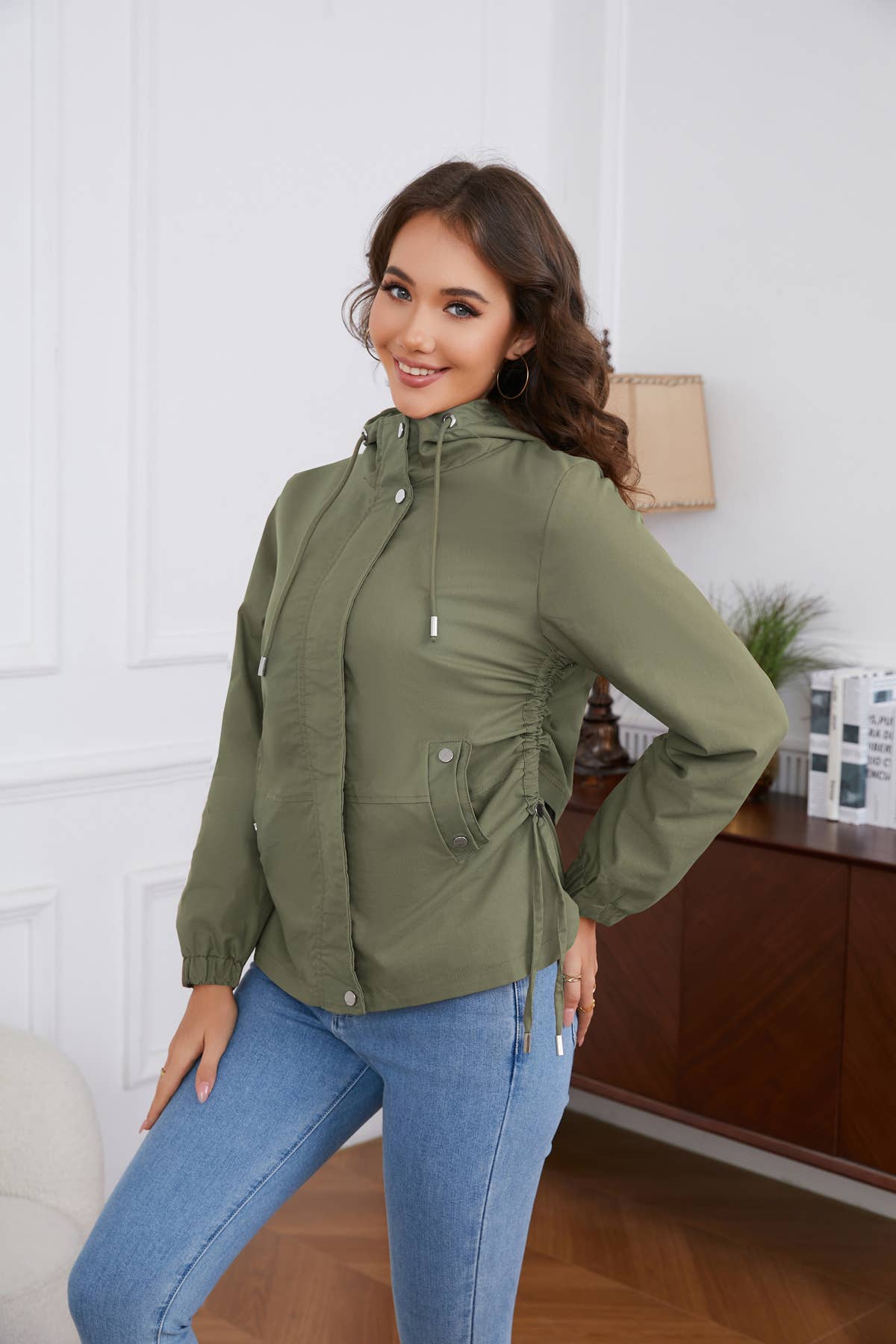 HOODED LONG-SLEEVED BASIC WINDBREAKER