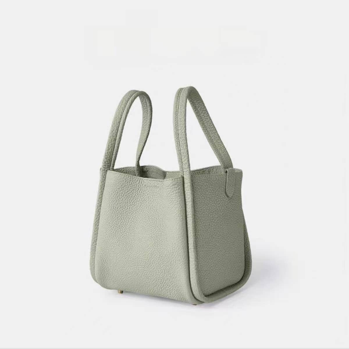 Medium Leather Bucket Tote ? Basket Style Bag_CWAB5335