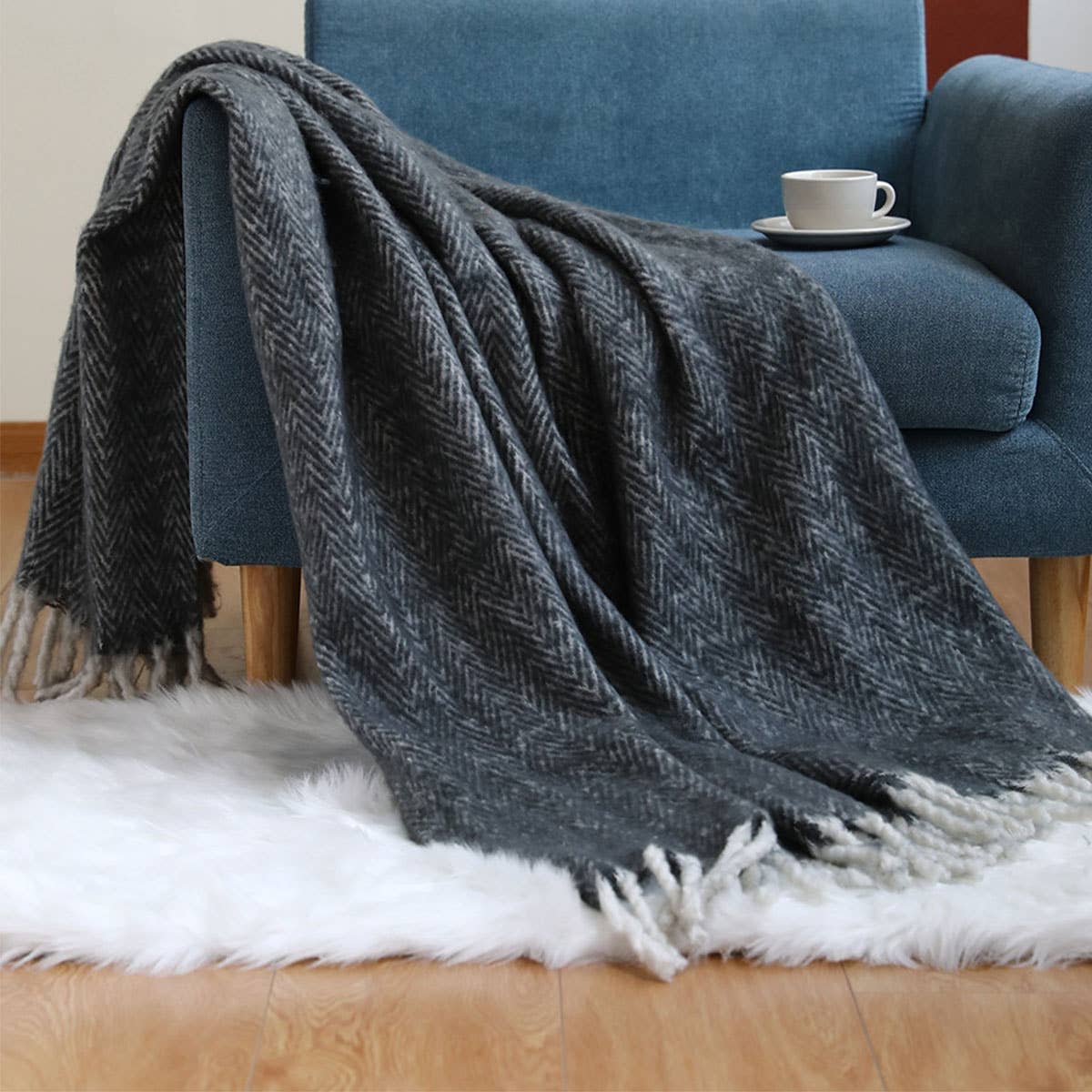 KNITTED SOLID COLOR LIGHTWEIGHT SOFA BLANKET