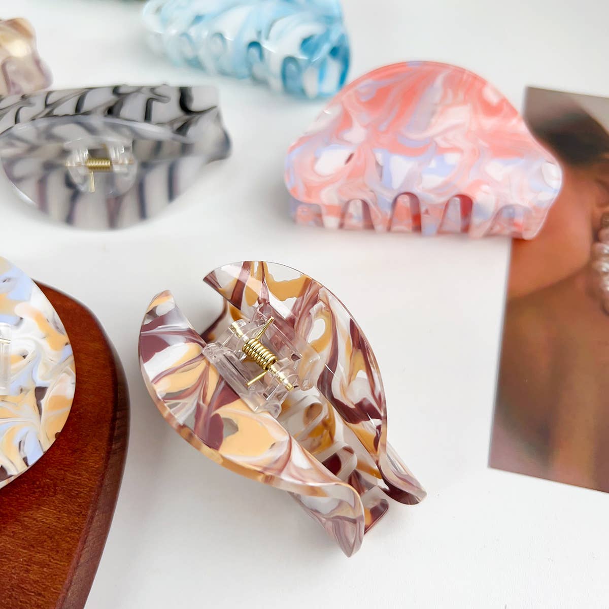 Simple geometric grab acrylic hair clip