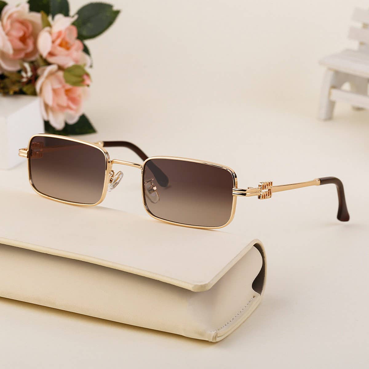 FASHIONABLE SMALL SQUARE FRAME SUNGLASSES