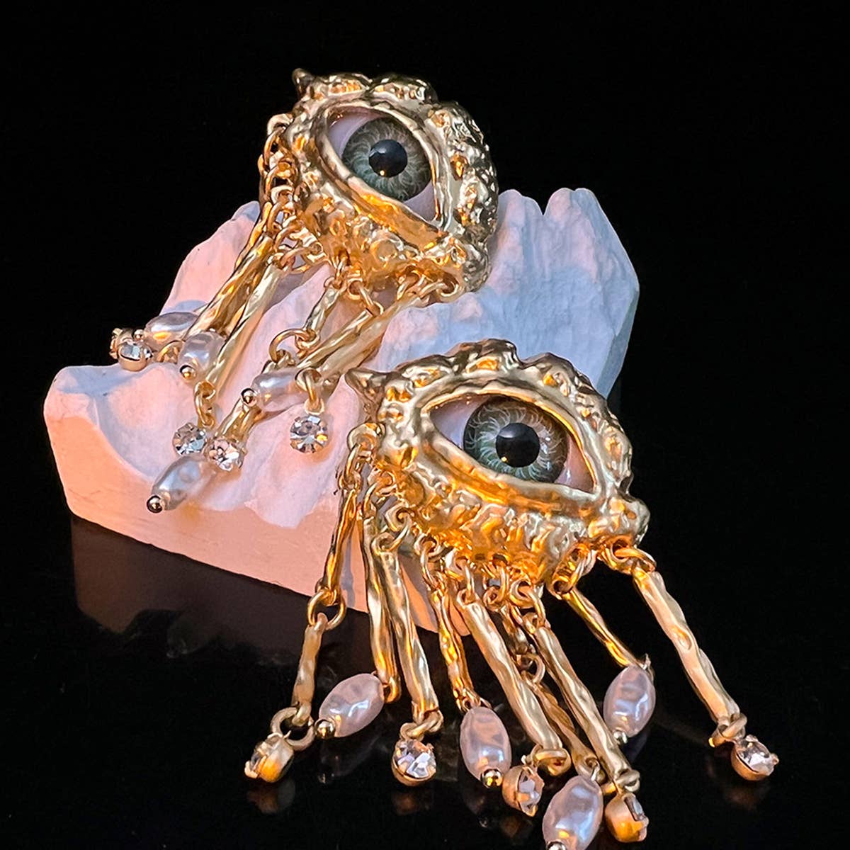 VINTAGE DEVIL'S EYE TASSEL STUD EARRINGS