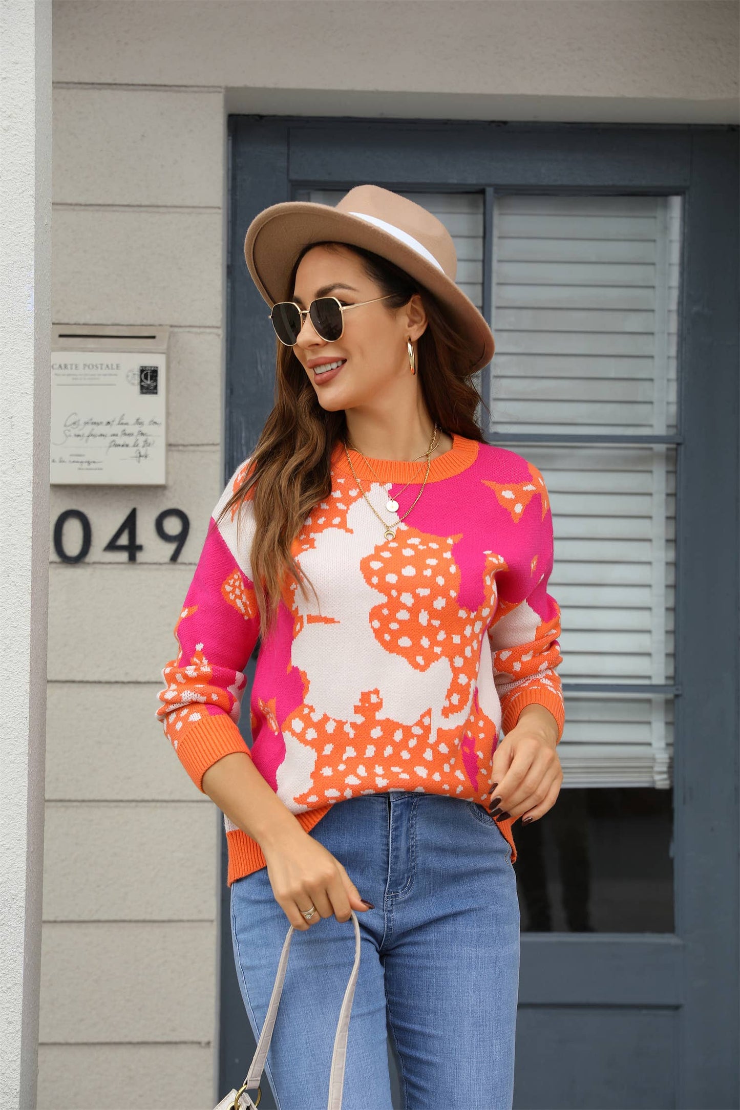 Round neck,colorful long-sleeved sweater