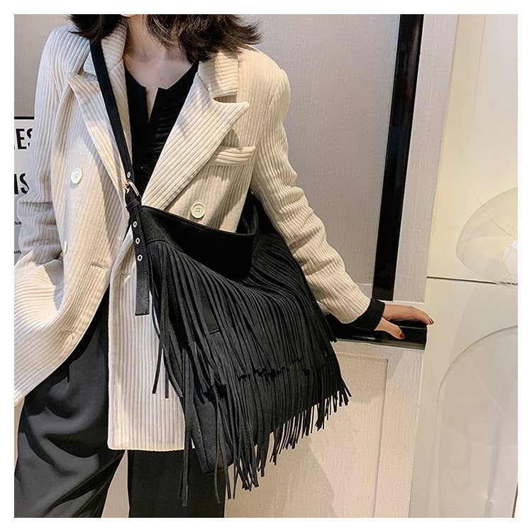 Fashionable fringed large-capacity crossbody bag
