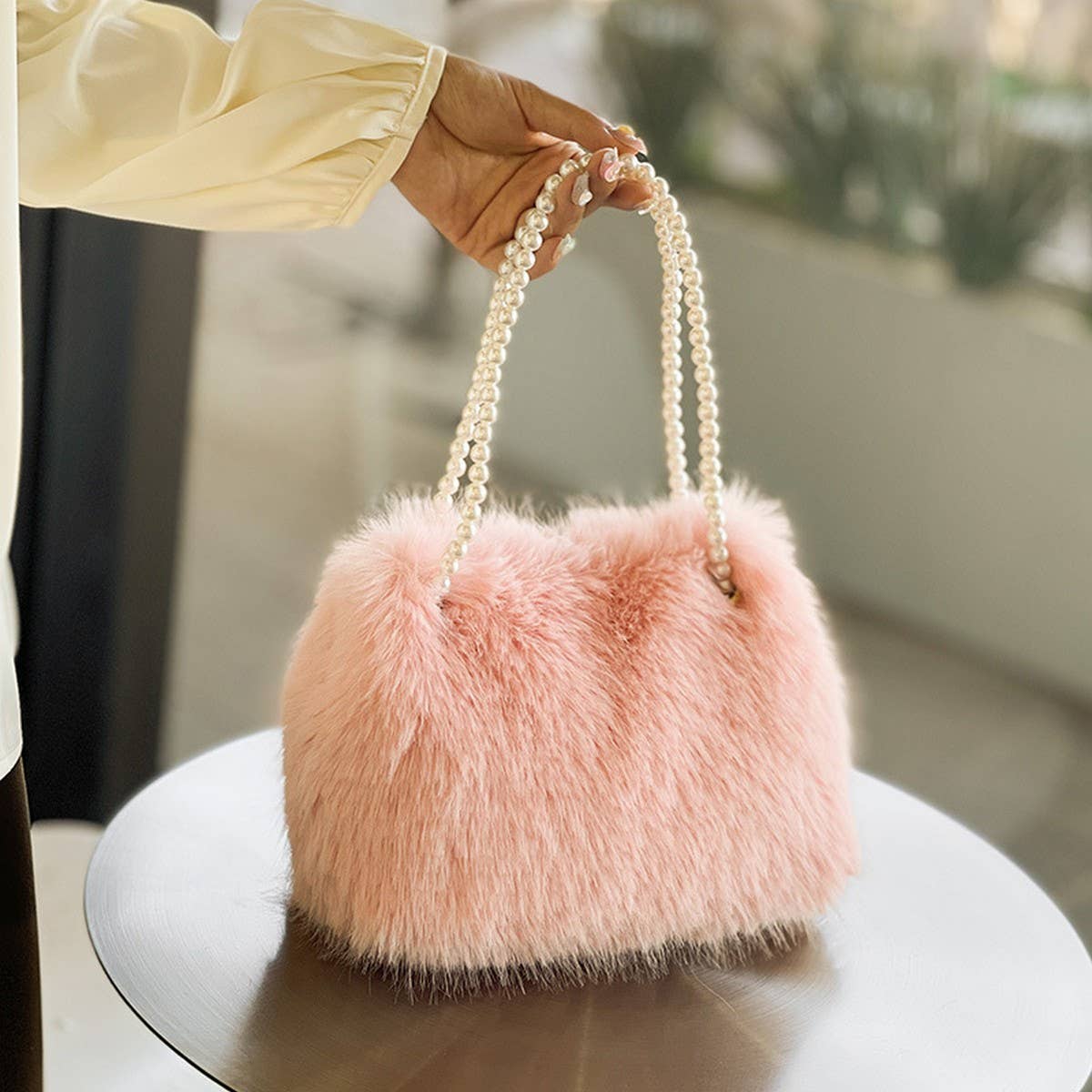 WINTER FASHION PEARL CHAIN SHOULDER PLUSH BAG_CWAB3950