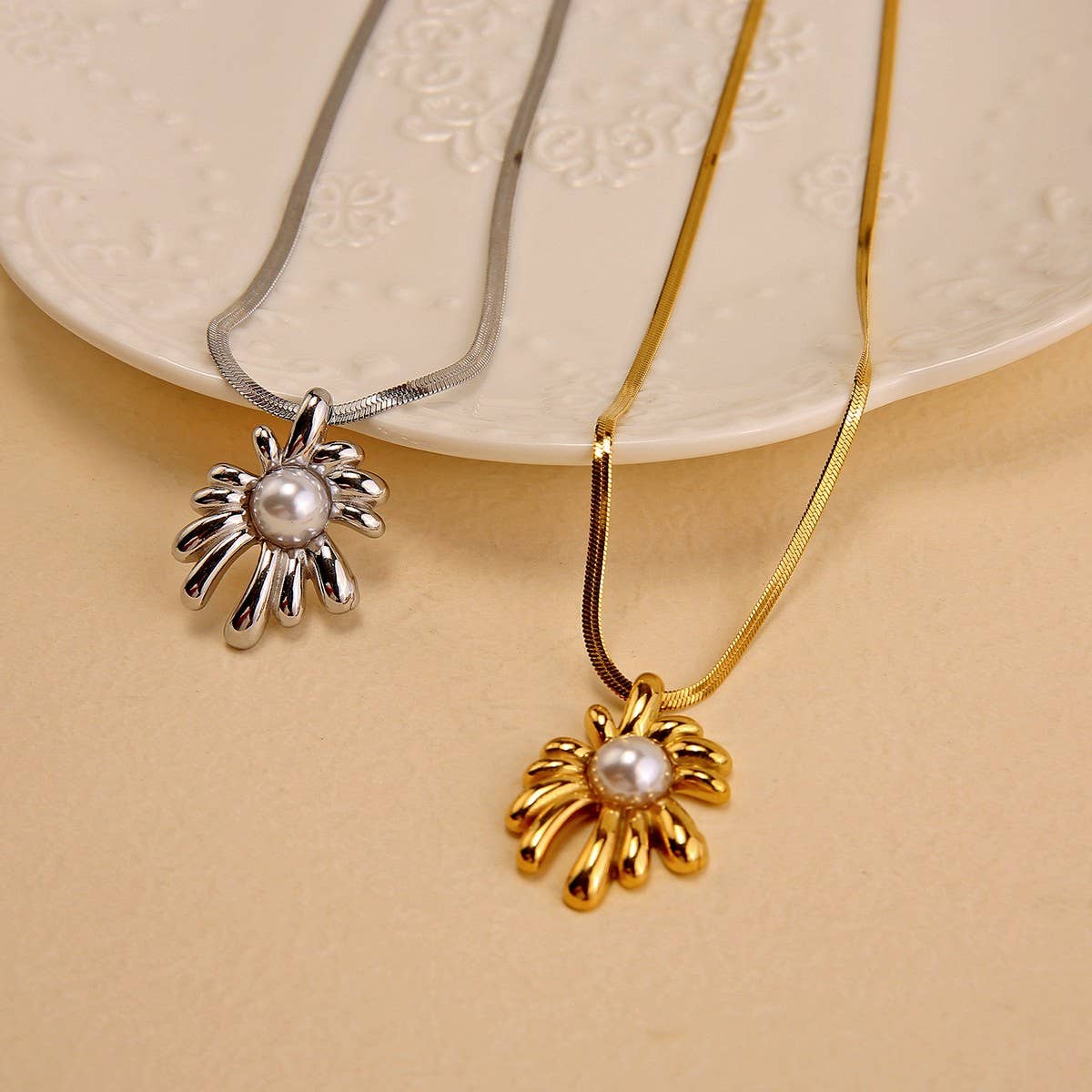 Solid Sunflower Necklace with Pearl Snake Chain_CWMM8879