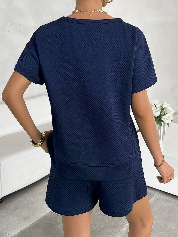 Solid color knit top and shorts two-piece set