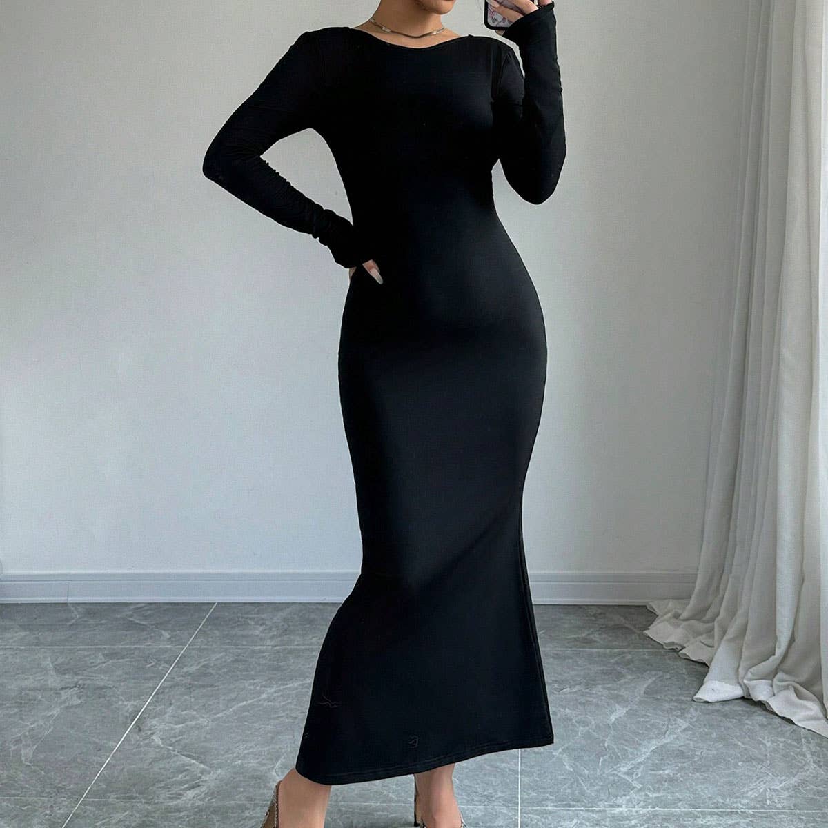 BACKLESS, HIGH-WAISTED, LONG-HIP DRESS