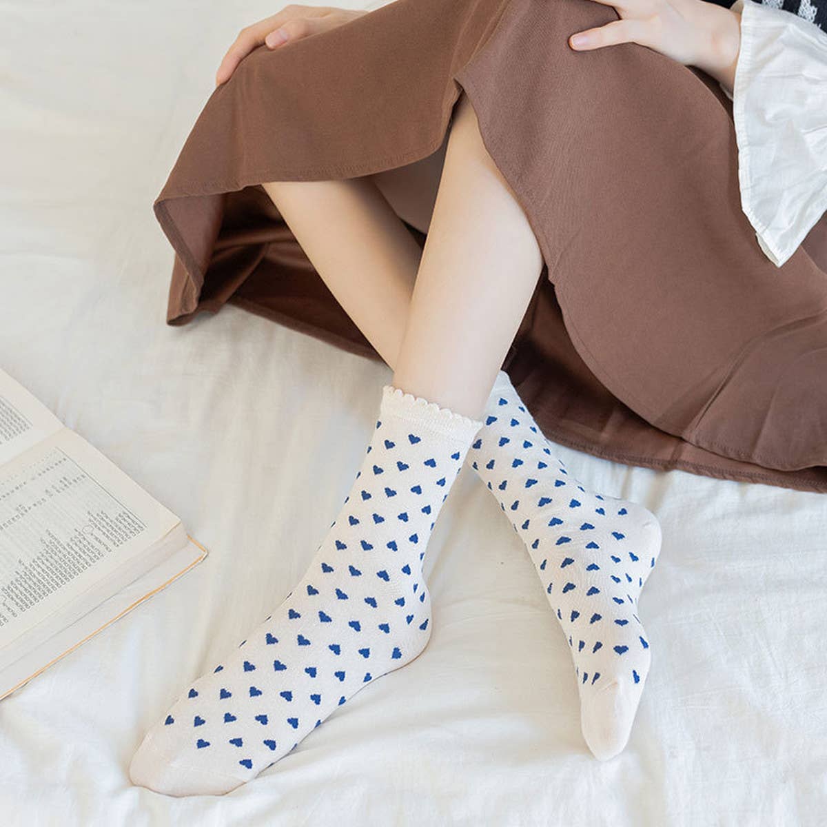 SWEAT-ABSORBENT AND BREATHABLE SWEET FLOWER SOCKS