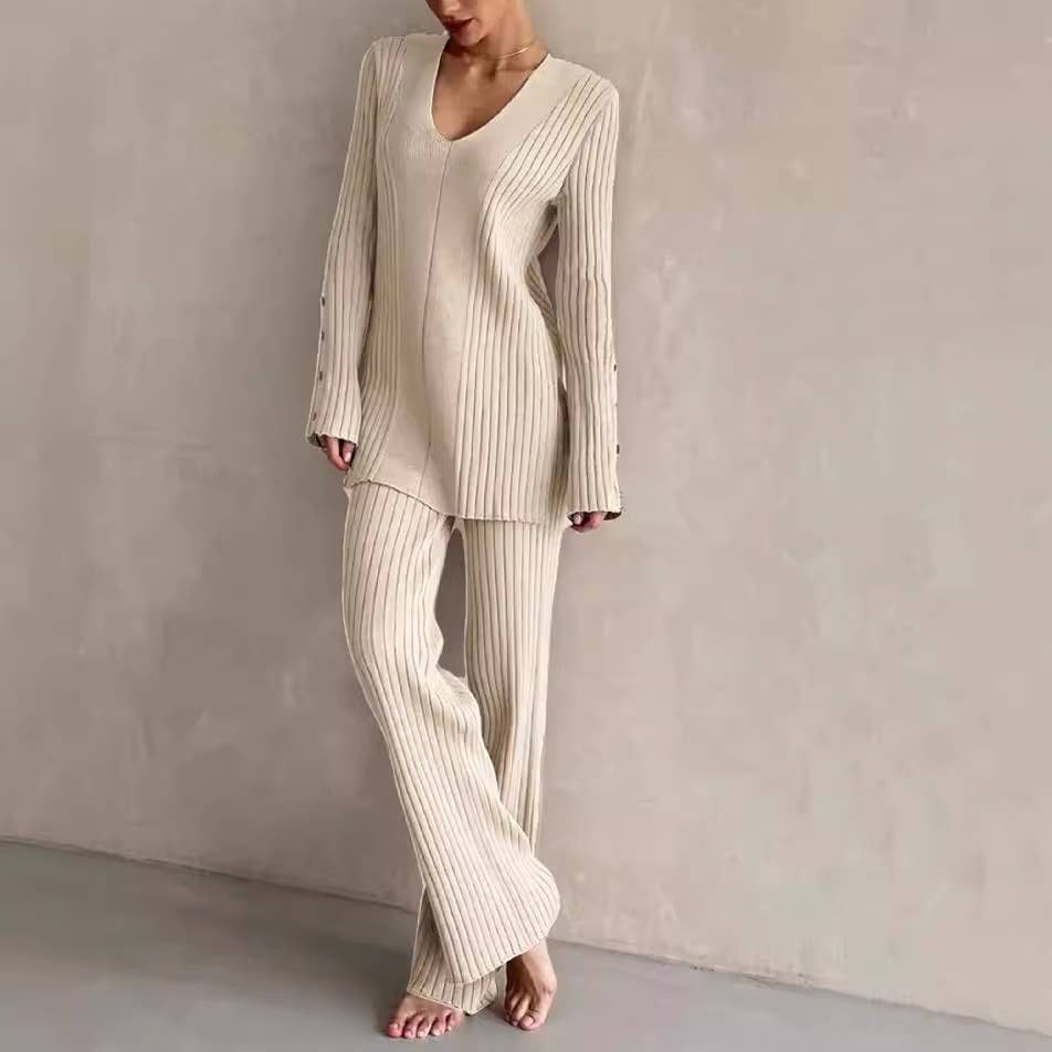 Long sleeves and trousers solid color knit suit