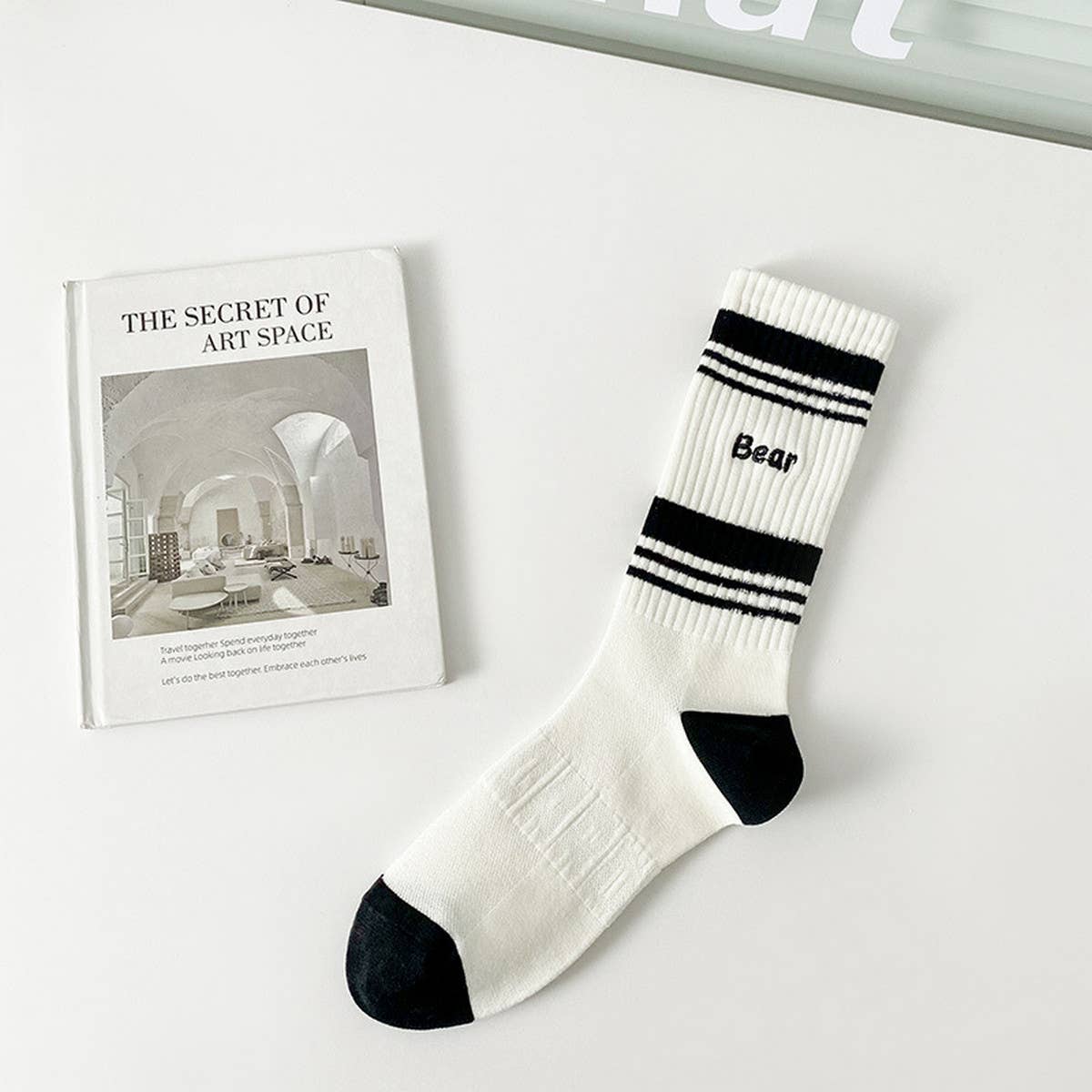 BLACK AND WHITE STRIPED MESH COTTON SOCKS_CWMS0956