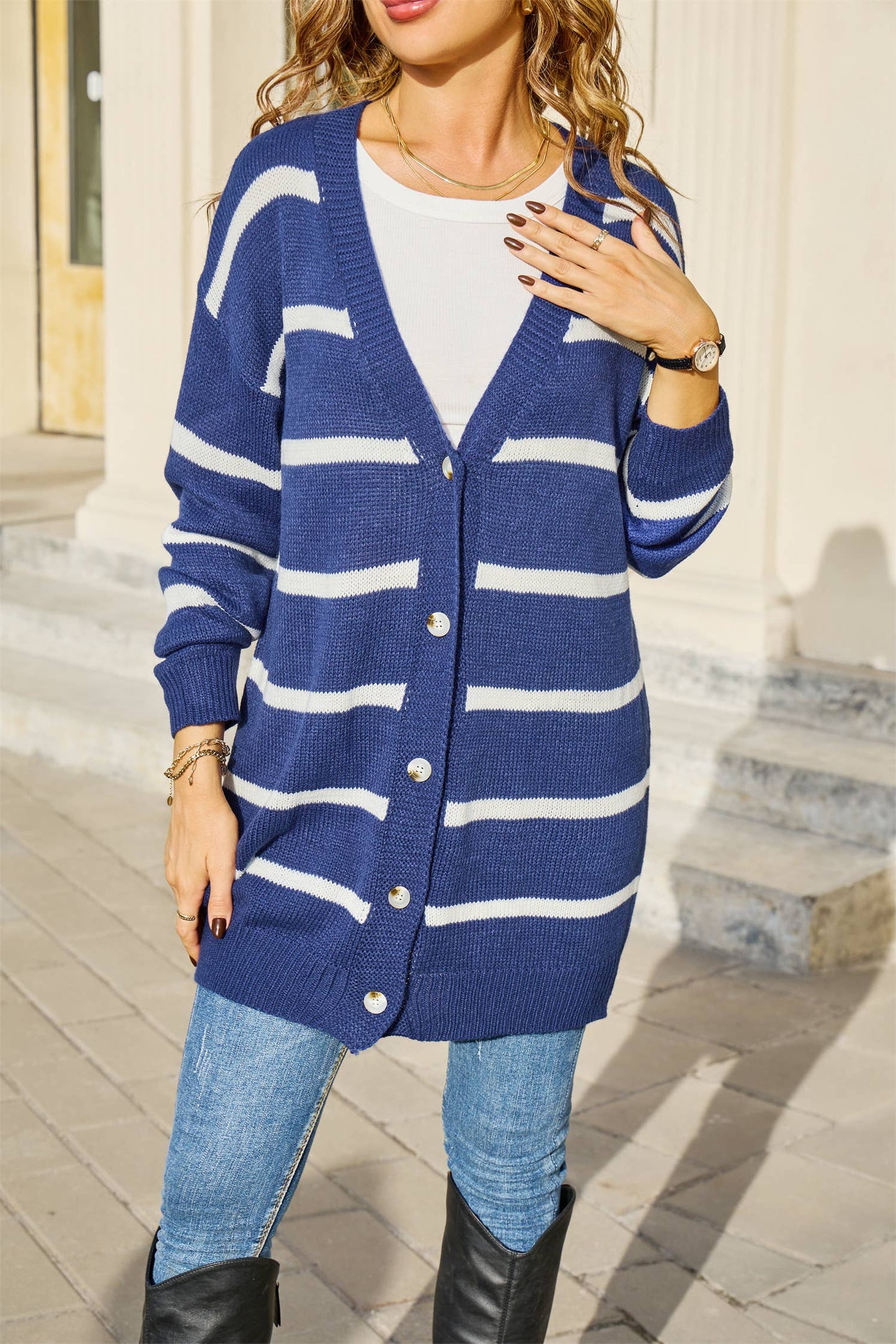 Simple and versatile button striped coat