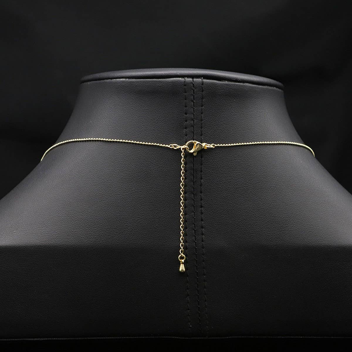 WOMEN'S LACE TASSEL NATURAL PEARL NECKLACE