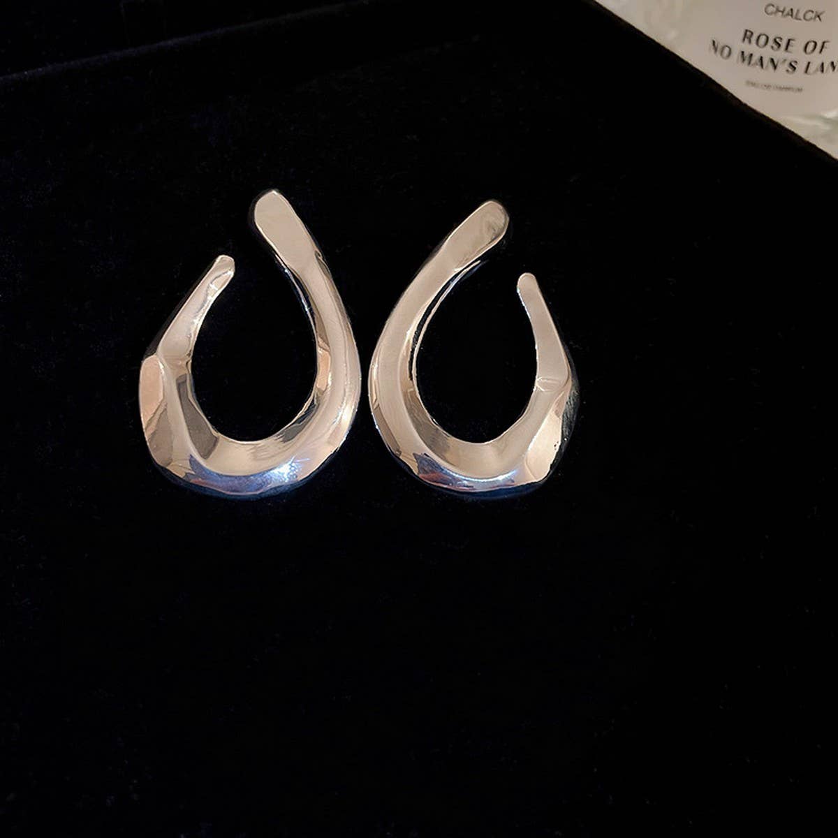 TWISTED GEOMETRY FASHION EARRINGS