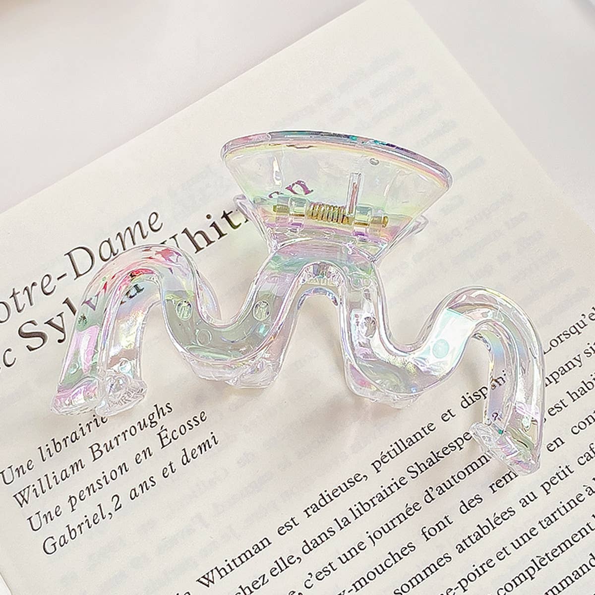 Pearlescent iridescent mermaid princess gripper