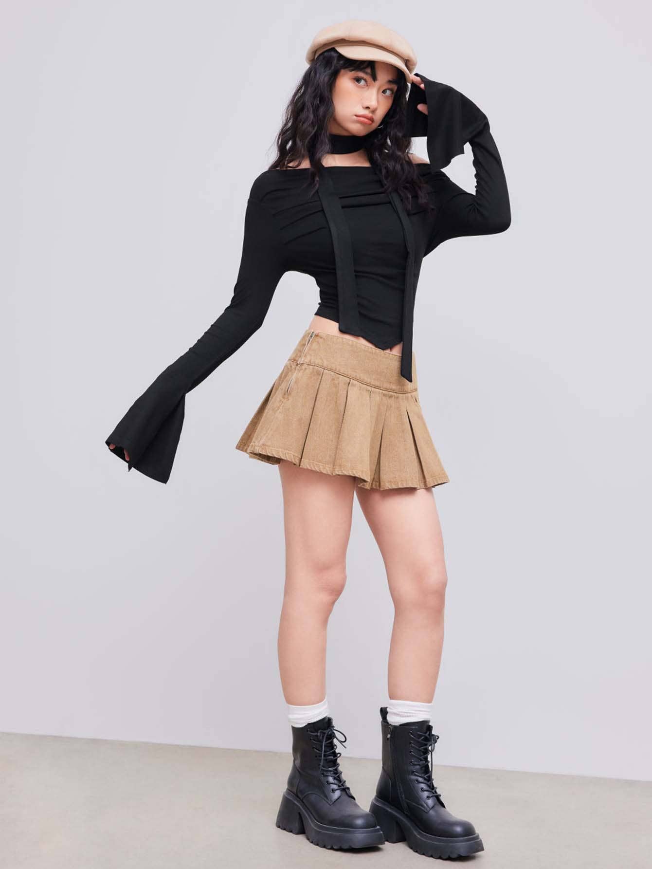 LINE NECK OFF-THE-SHOULDER DESIGN CROPPED TOP