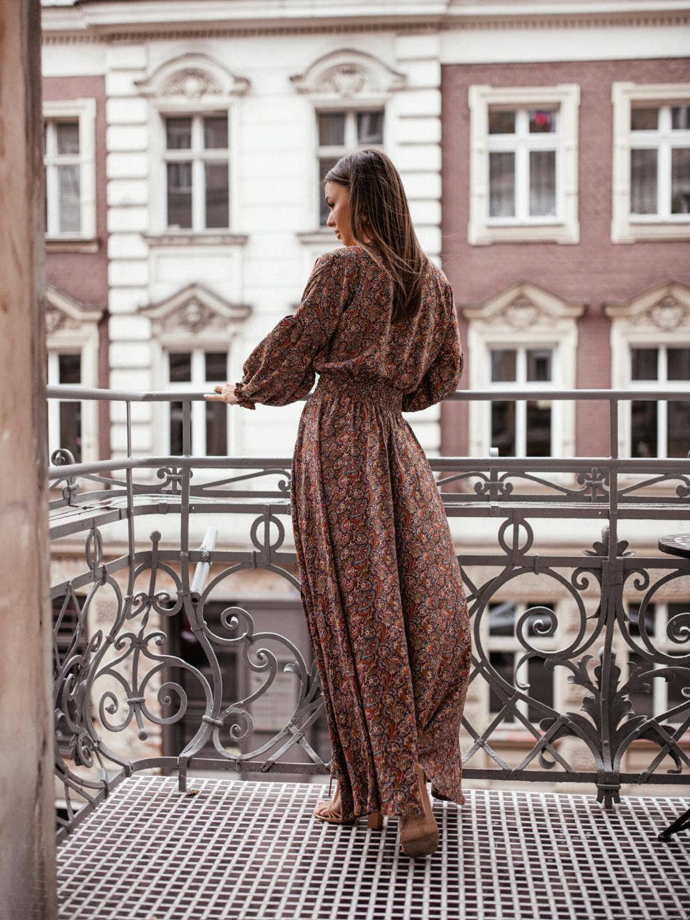 Printed V-neck lantern long sleeve slit dress
