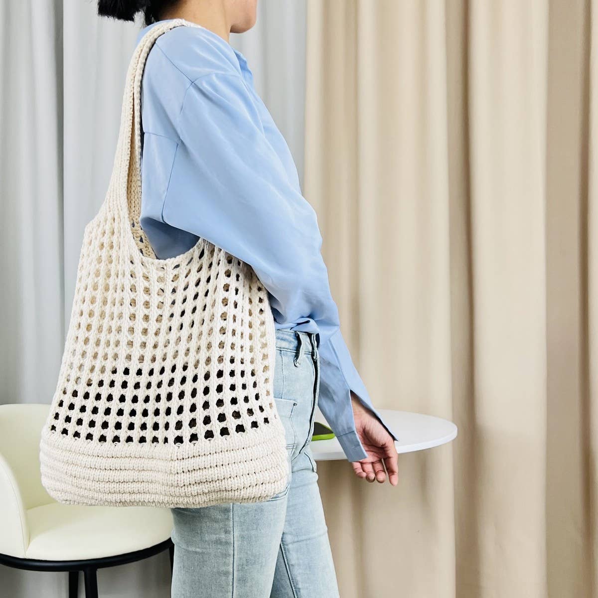 CWAB4576_SOLID COLOR KNITTED HOLLOW SHOULDER WOVEN BAG