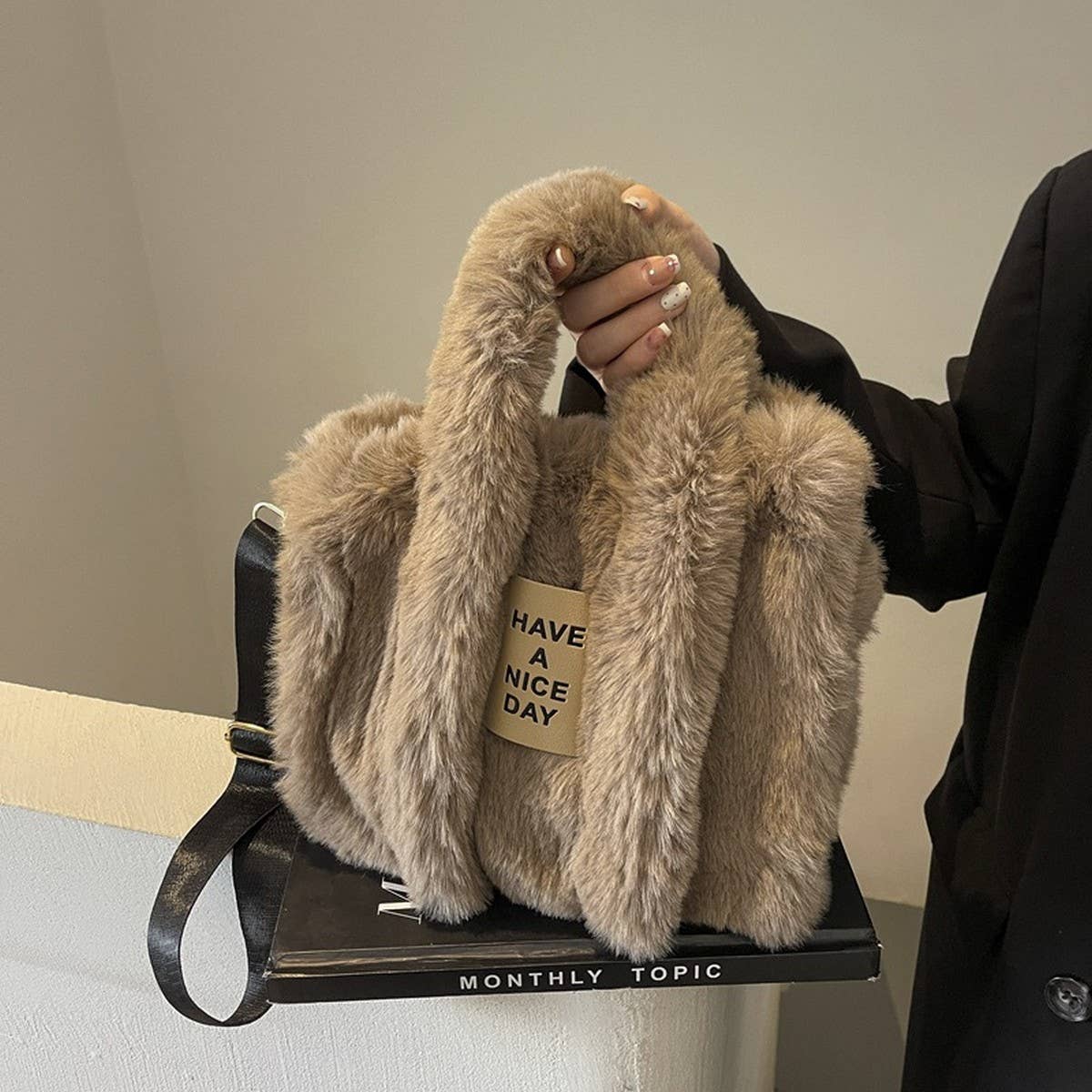 WINTER FAUX RABBIT FUR CROSSBODY HANDBAG PLUSH BAG_CWAB3998