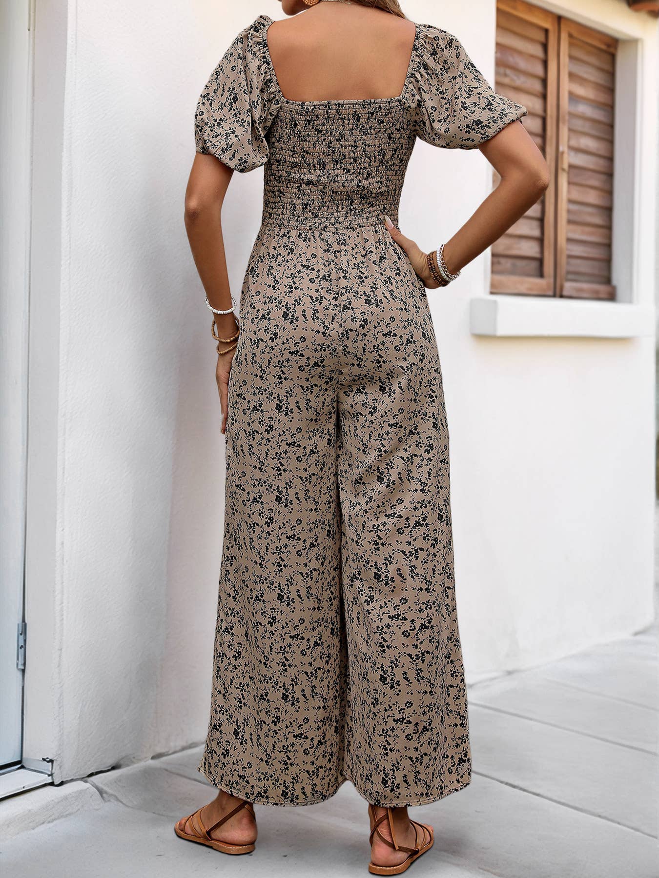 Printed jumpsuit with square collar puffed sleeve