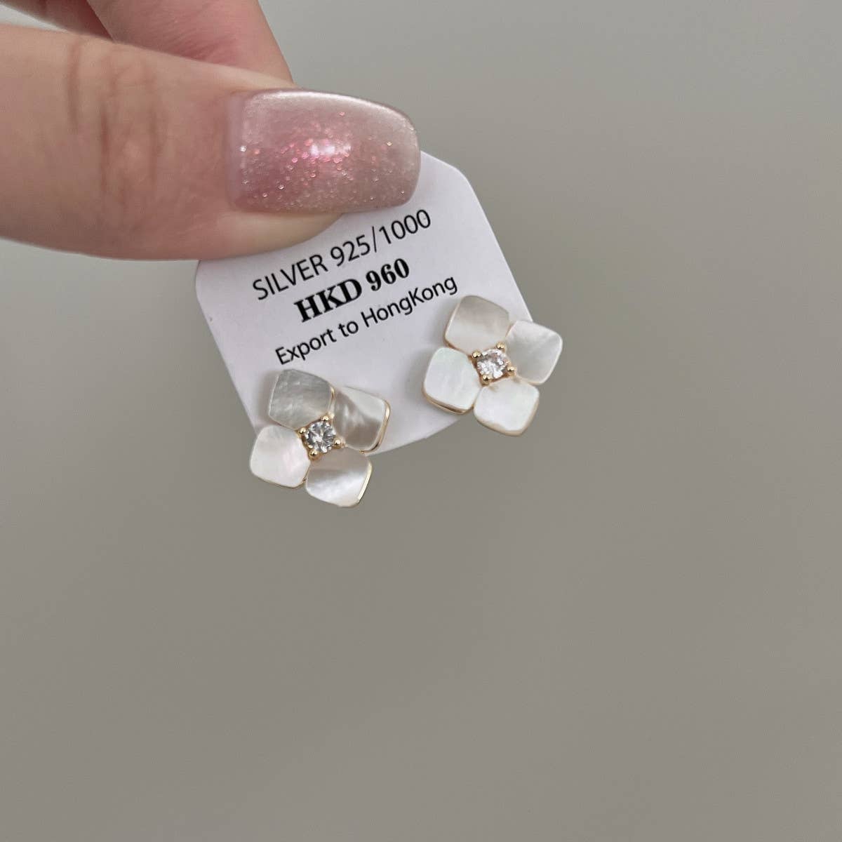 FRESH SHELL FLOWER EARRINGS