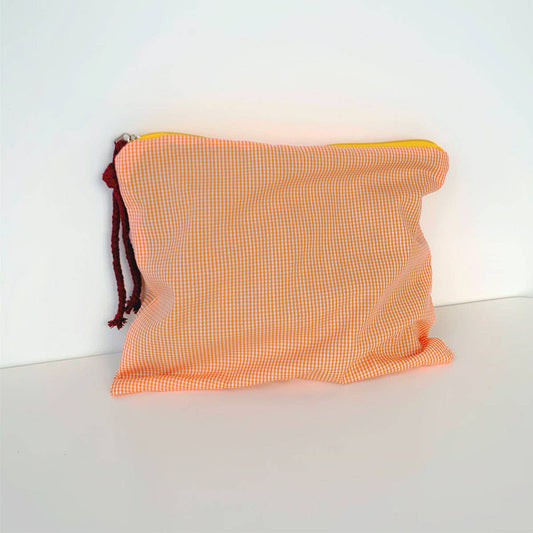 Contrasting colors cotton checkered cosmetic bag