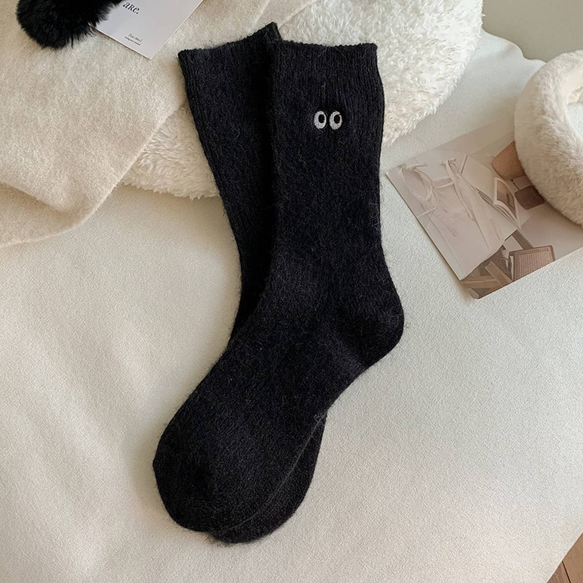 MID-TUBE SMALL EYE THICK WARM STACKED SOCKS