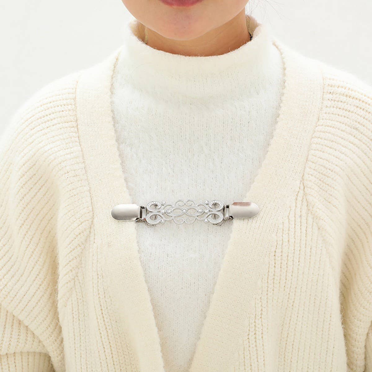 HOT SALE RETRO SHAWL CLIP FOR LADIES WITH DIAMONDS