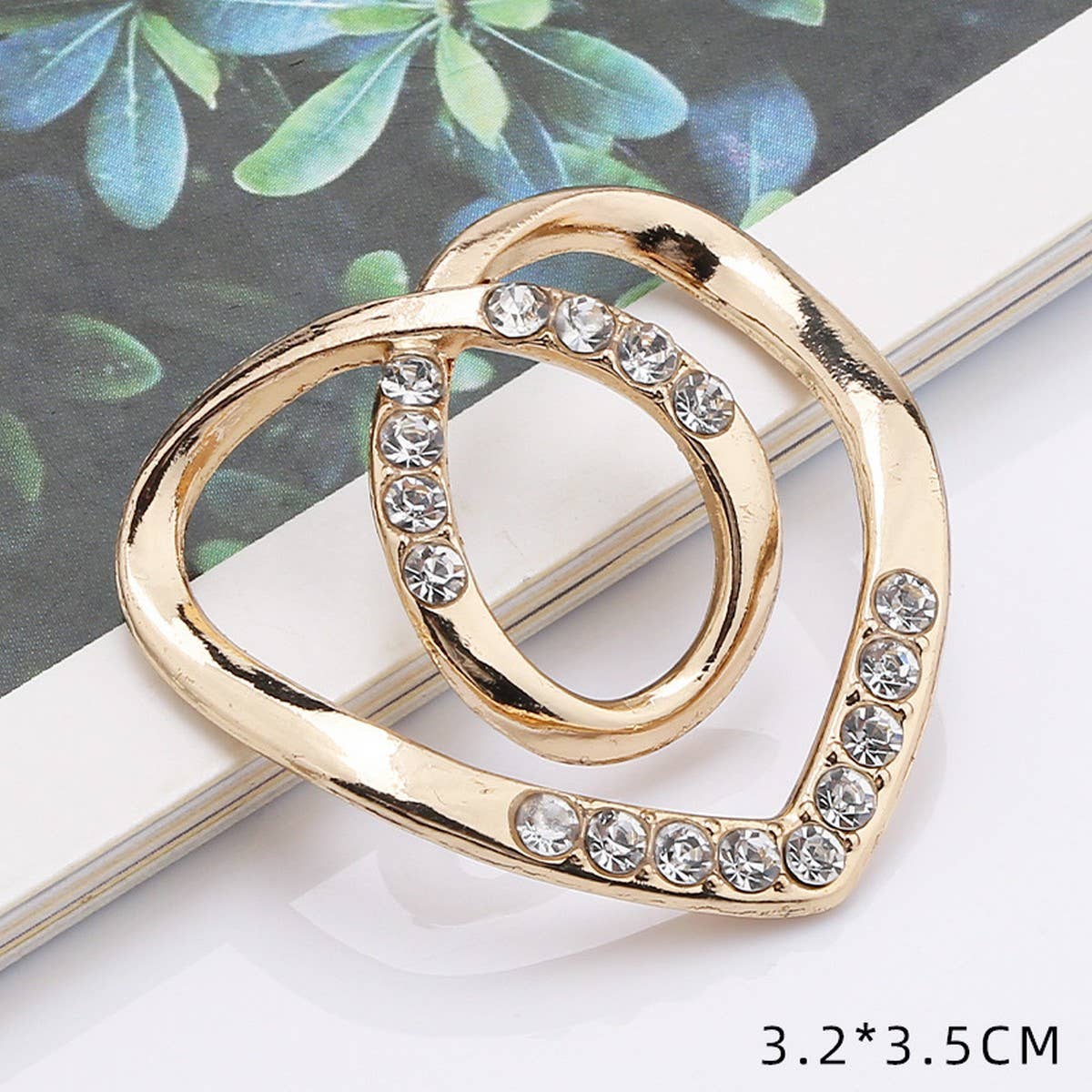 HEART-SHAPED METAL PEARL INLAID SCARF RING